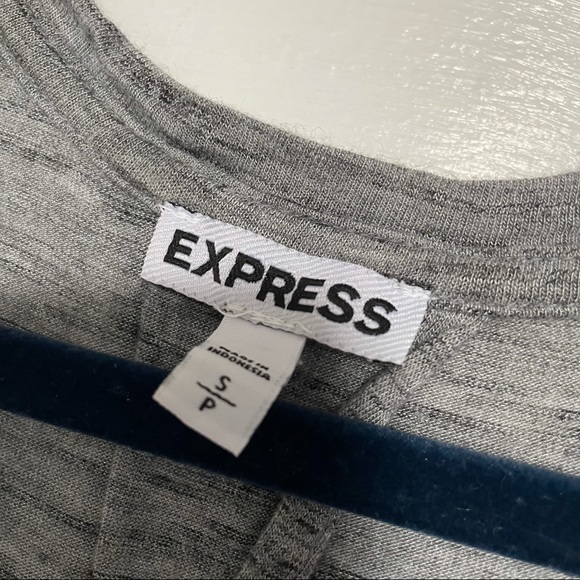 Express | Top - Picture 2 of 4